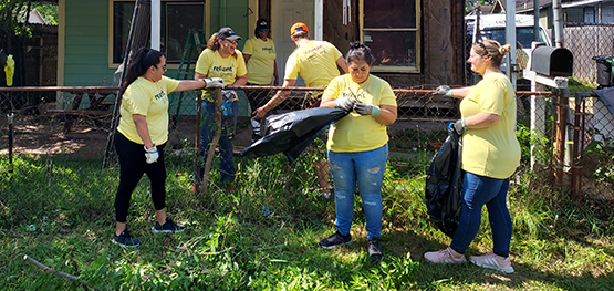 reliant-employees-cleaning-house reliant-employees-cleaning-house
